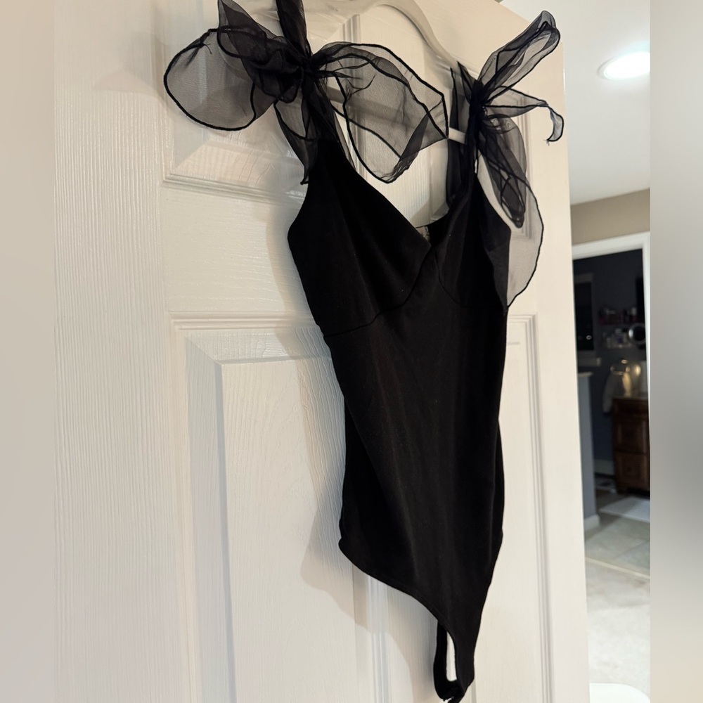 Bow Shoulder Bodysuit - Picture 2 of 4